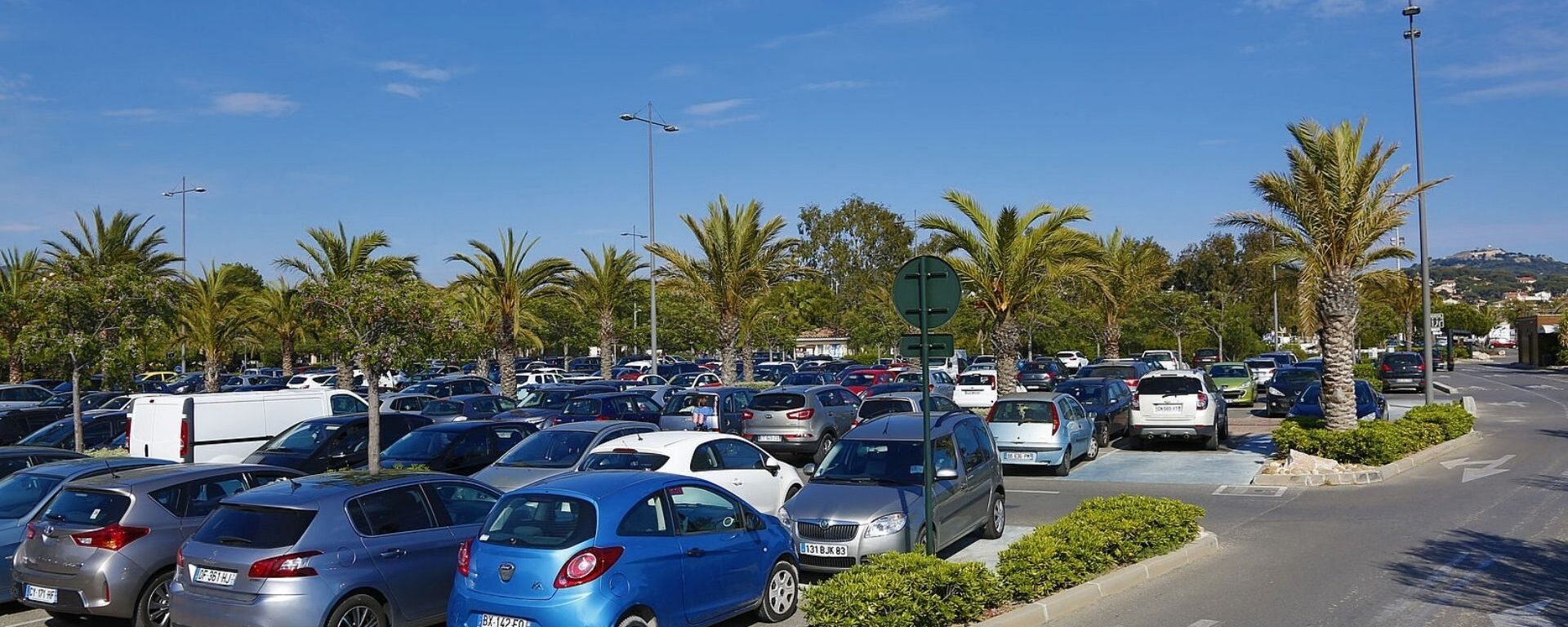 se-garer-stationner-parkings-sanary-aspect-ratio-2000-800