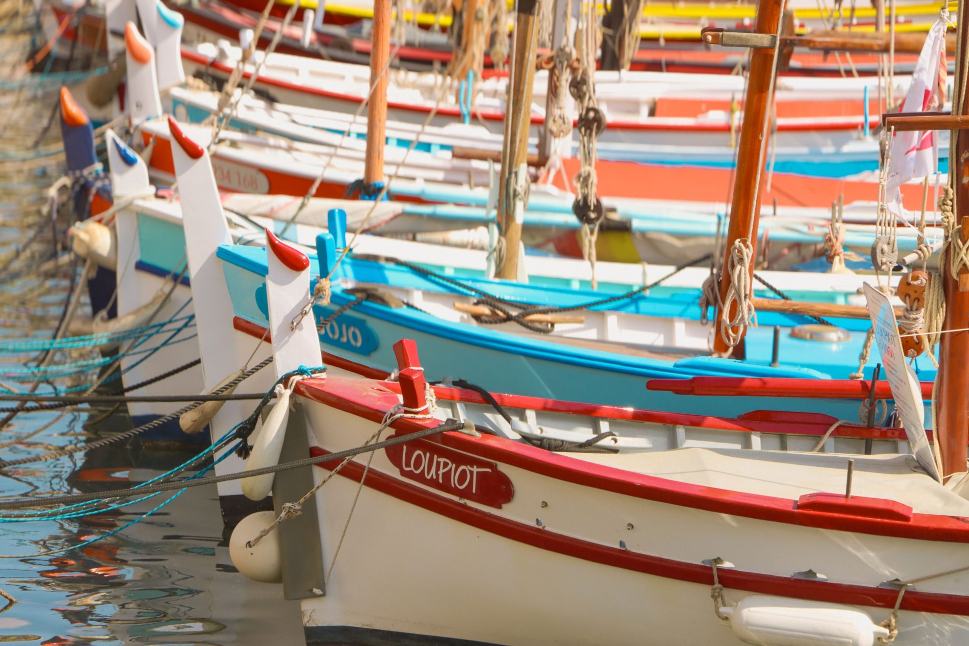 les-pointus-de-Sanary-web©T.Aubineau-Sanary-Tourisme